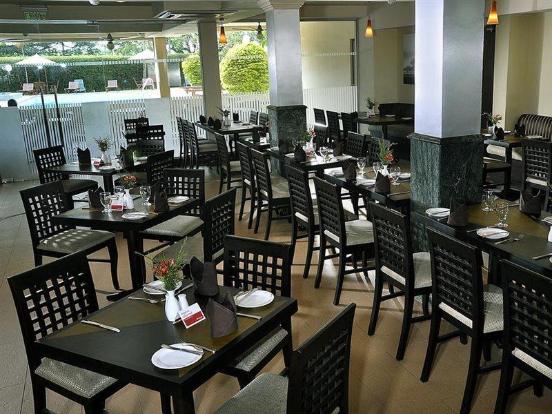 Ramada Katunayake Katunayaka Exterior foto