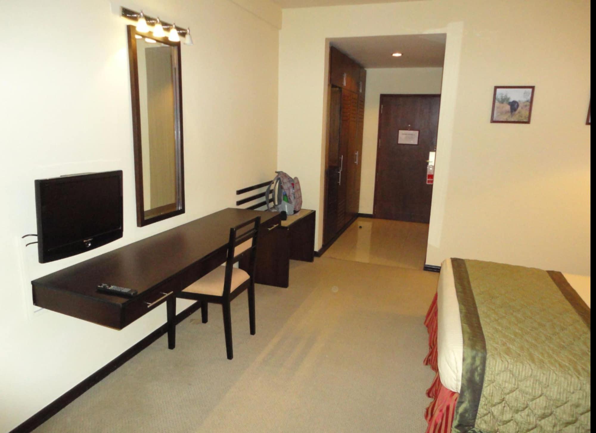 Ramada Katunayake Katunayaka Exterior foto