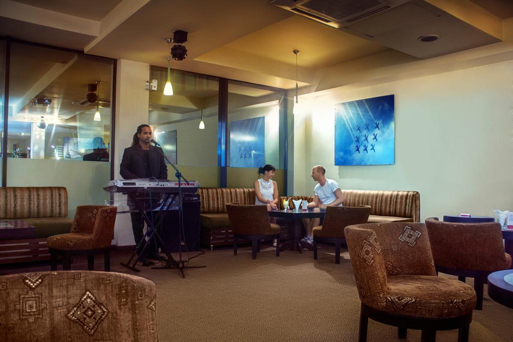 Ramada Katunayake Katunayaka Exterior foto