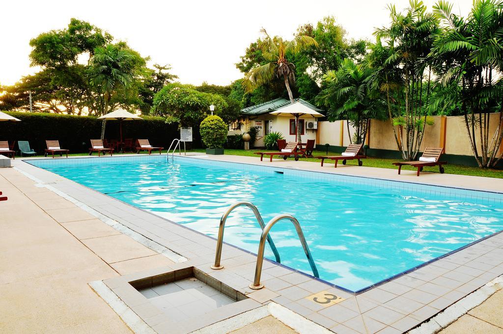 Ramada Katunayake Katunayaka Exterior foto